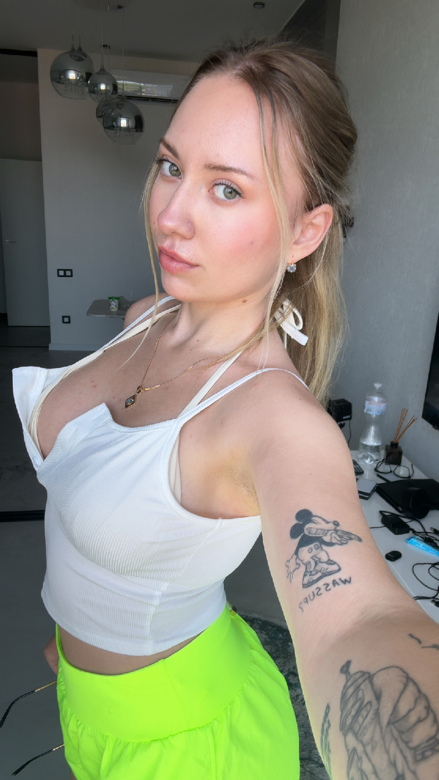 KateV in her underwear in Nukualofa