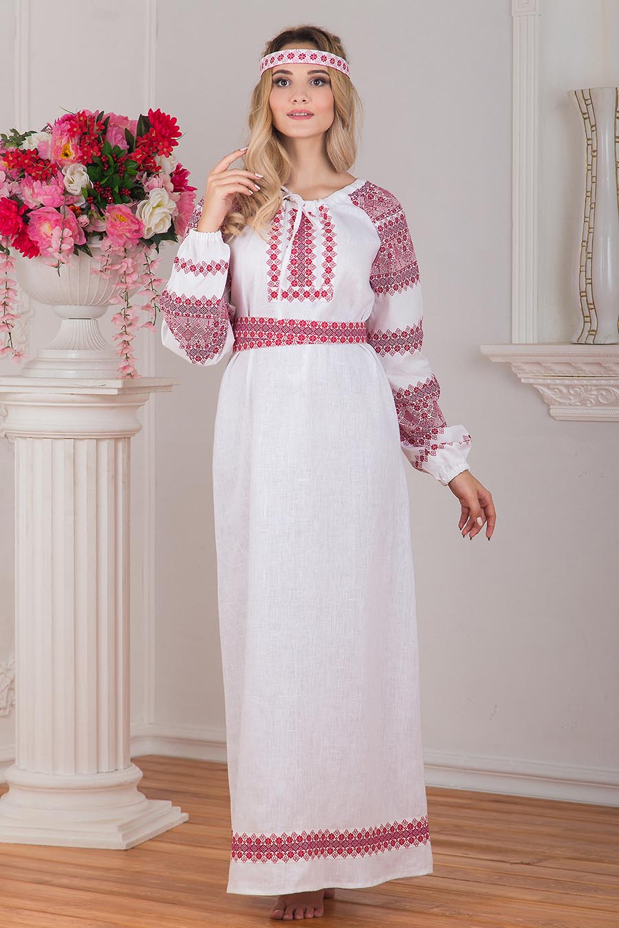 Women in Slavic costumes in Nukualofa