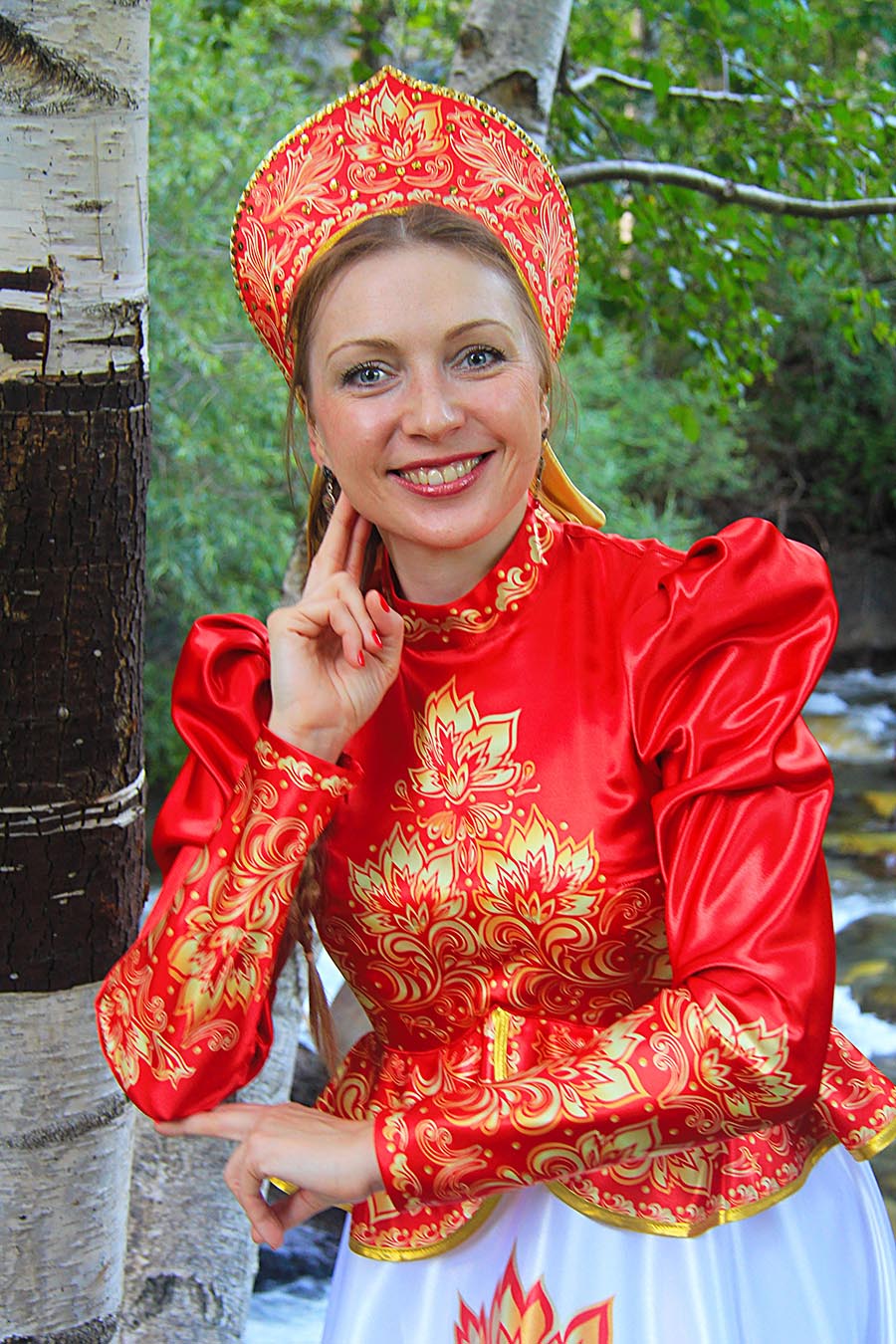 Women in Slavic costumes in Nukualofa