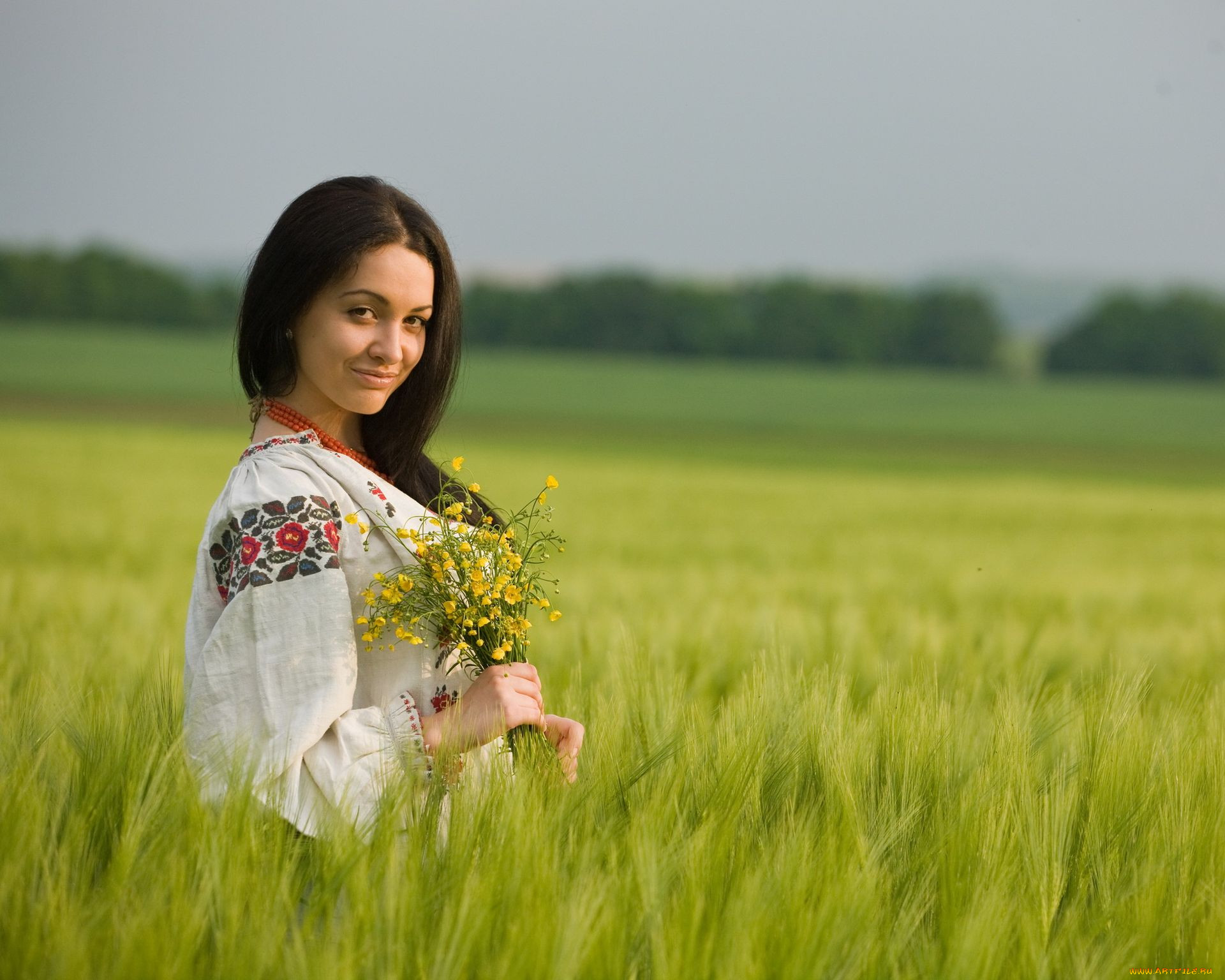 Women in Slavic costumes in Nukualofa