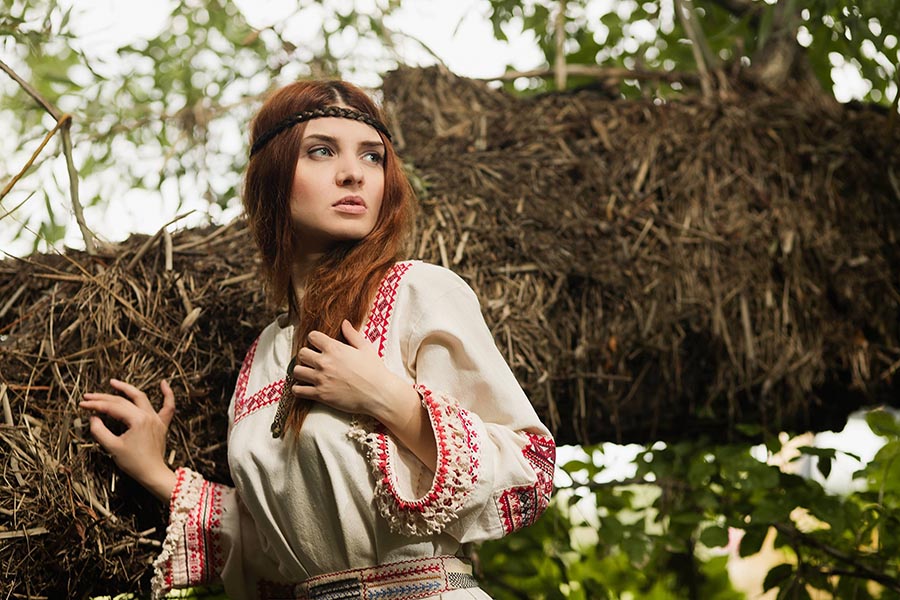 Women in Slavic costumes in Nukualofa