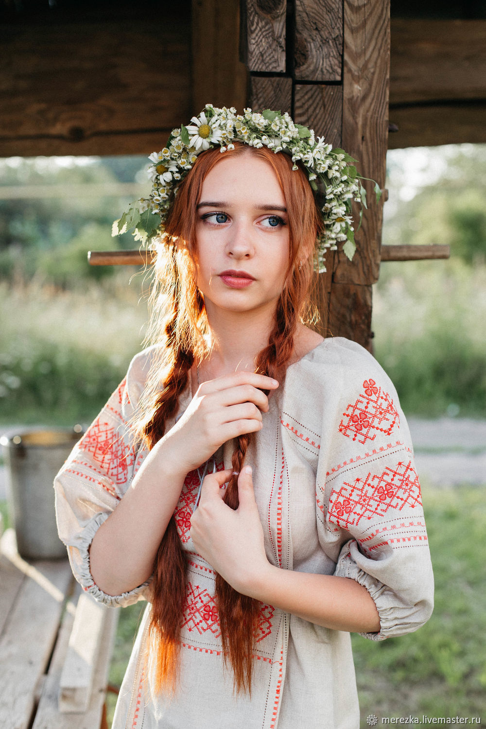 Girls in Slavic costumes in Nukualofa