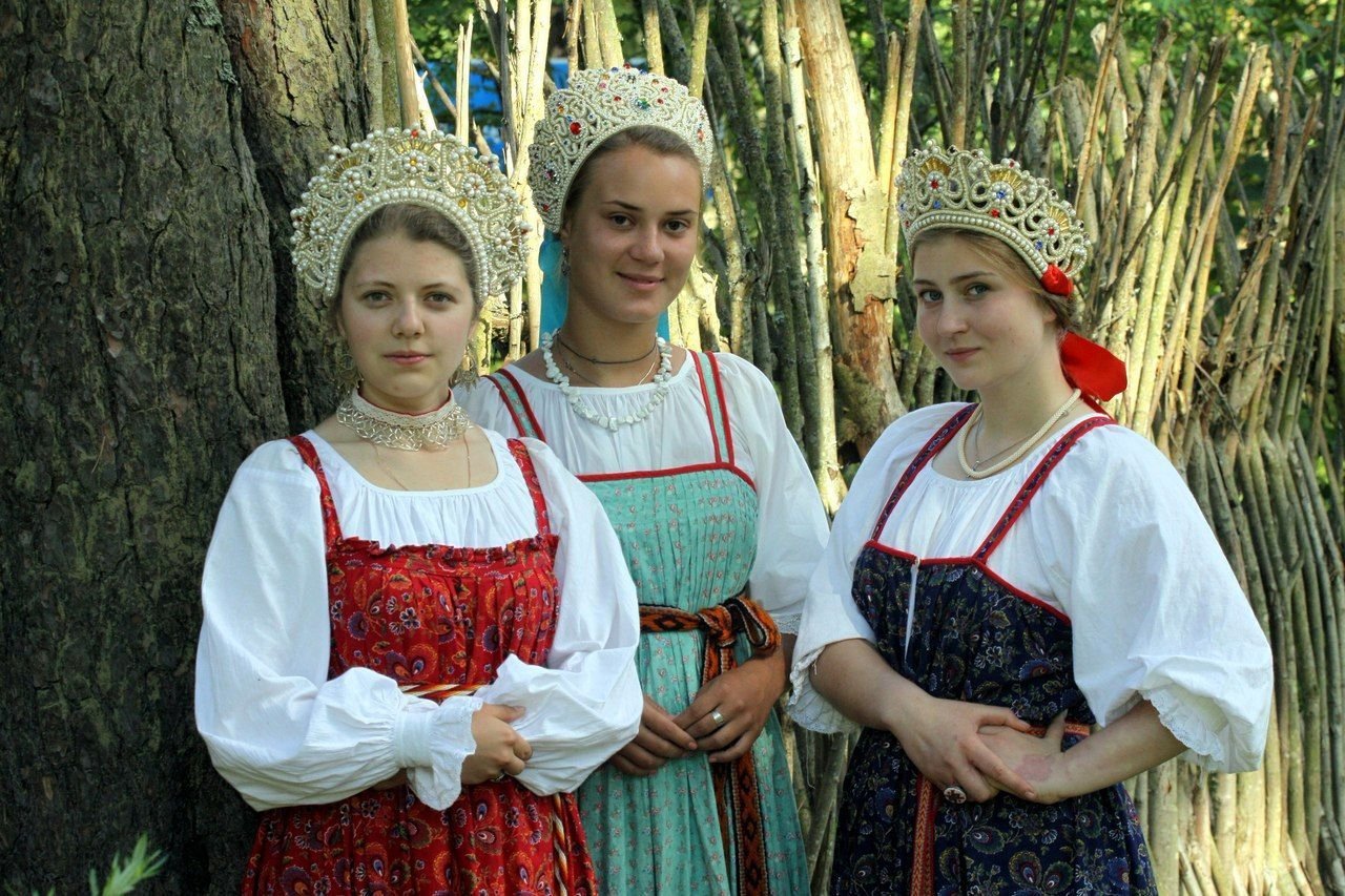 Sexy model Girls in Slavic costumes in Nukualofa