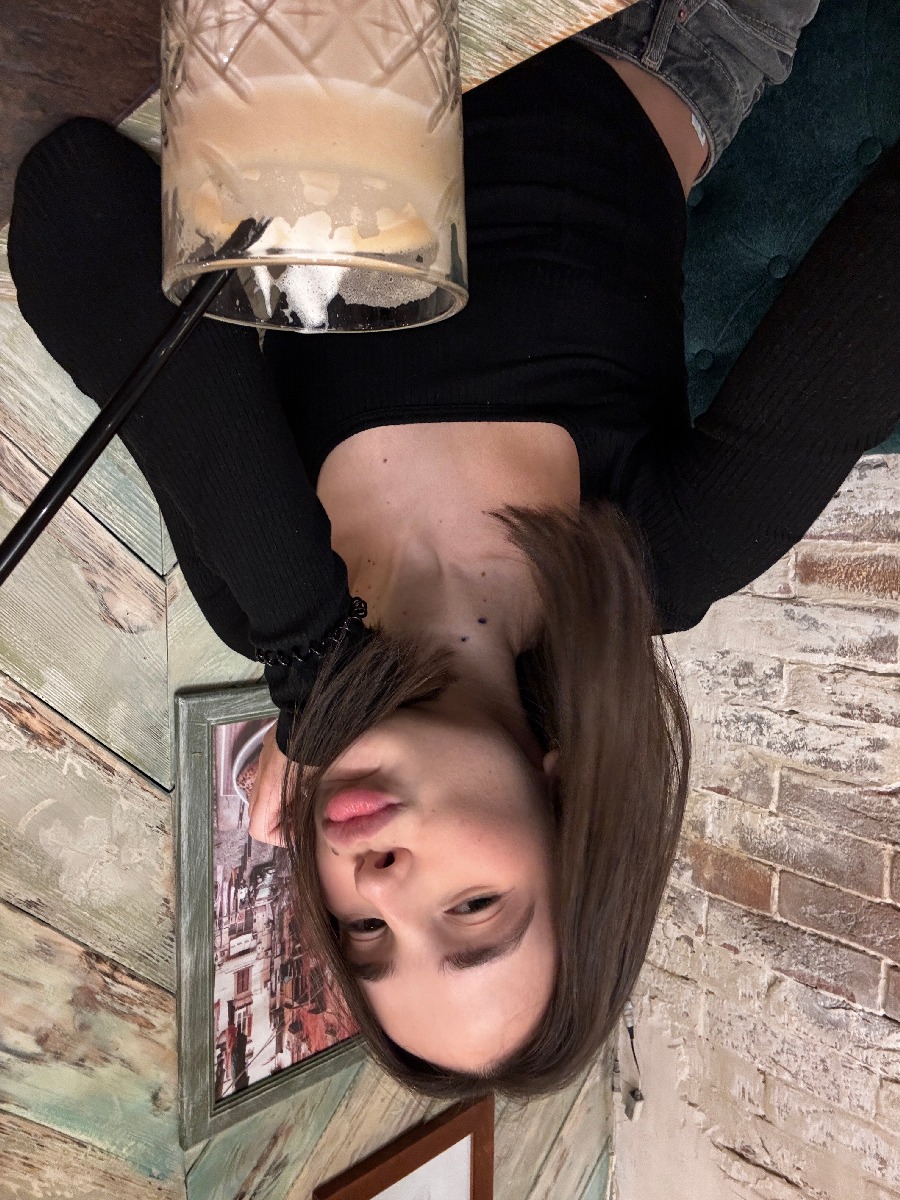 Fresh photos, fresh mood — Tina online in Nukualofa